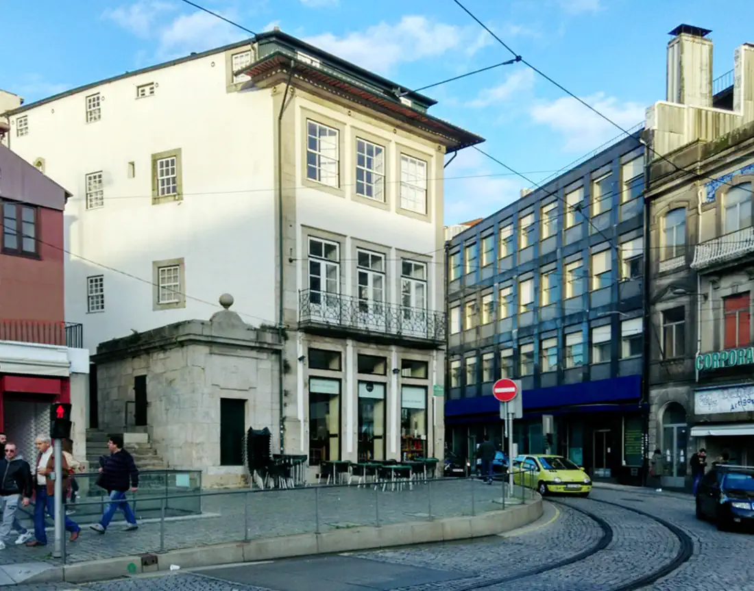 The exterior of the Oporto restaurant