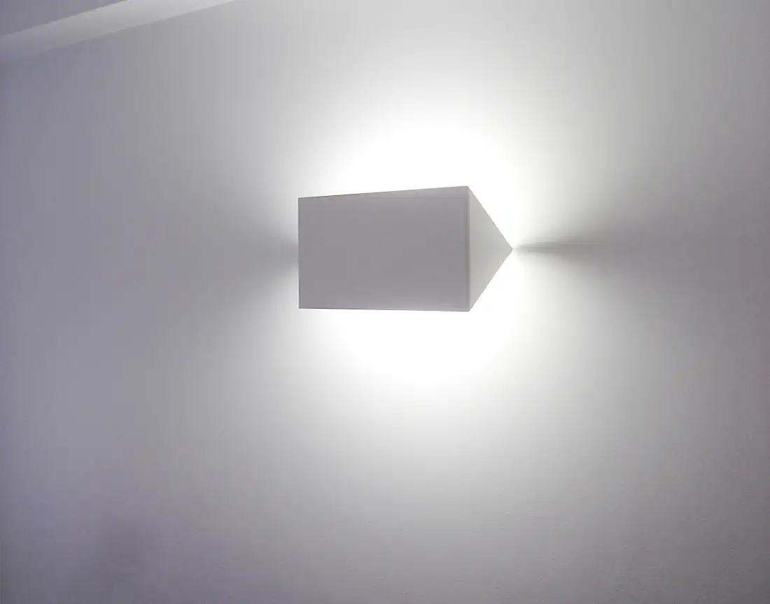 Flexible lamp with light going up and down