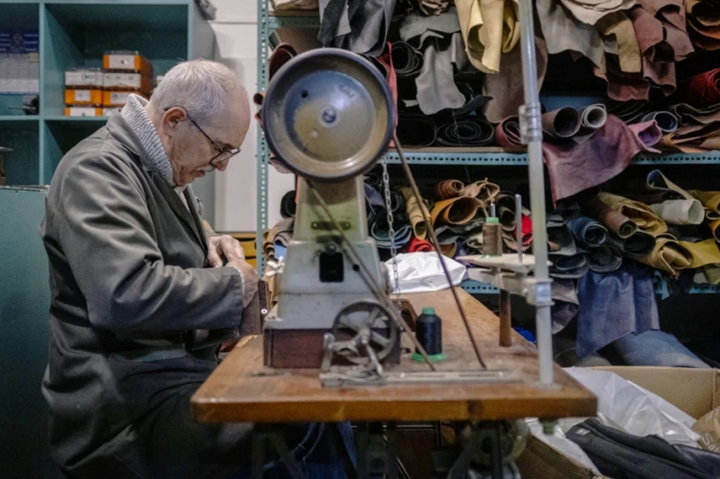 Craftsmen's work stations