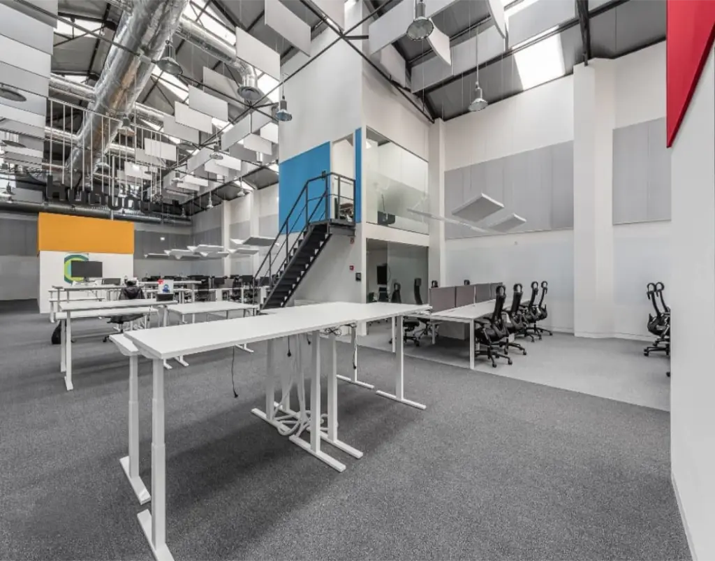 Work area with the meeting rooms in the middle.