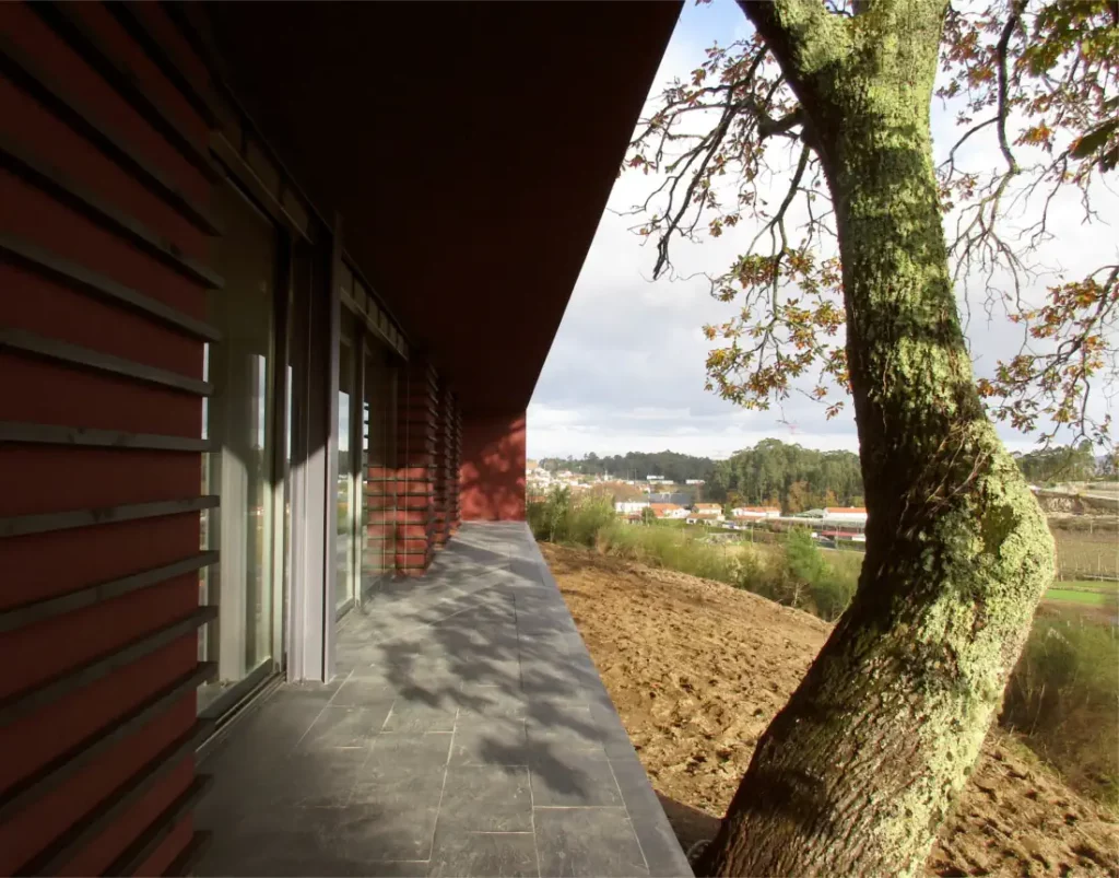 Balcony for passive solar energy strategy