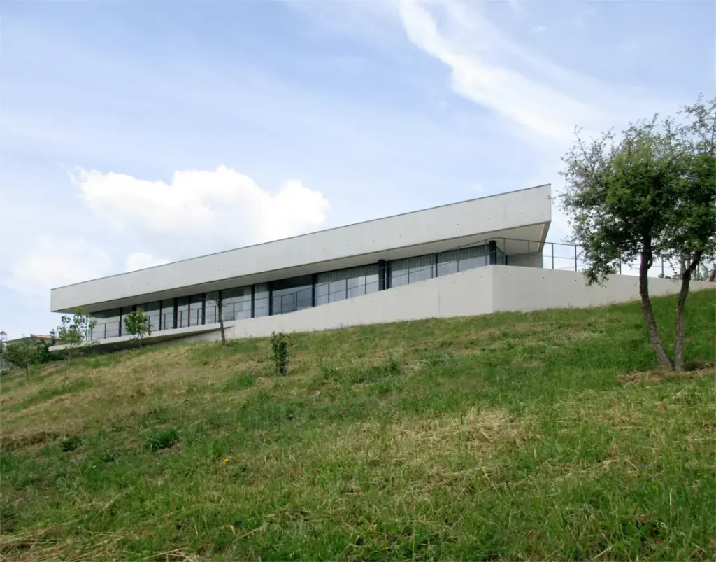 Garden and facade with balcony